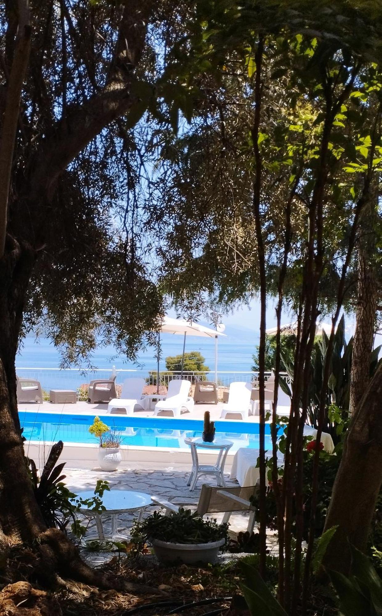 Aleka'S House Hotel Никиана Екстериор снимка