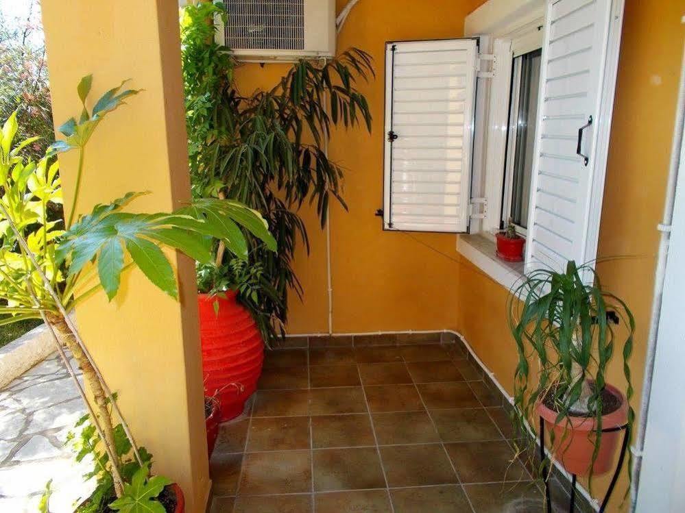 Aleka'S House Hotel Никиана Екстериор снимка